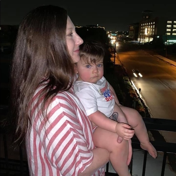 ❀ HEY YALL IM YOUR POSHER LINDSAY! THIS IS A MOTHER DAUGHTER CLOSET COME SAY 👋 - Picture 7 of 9